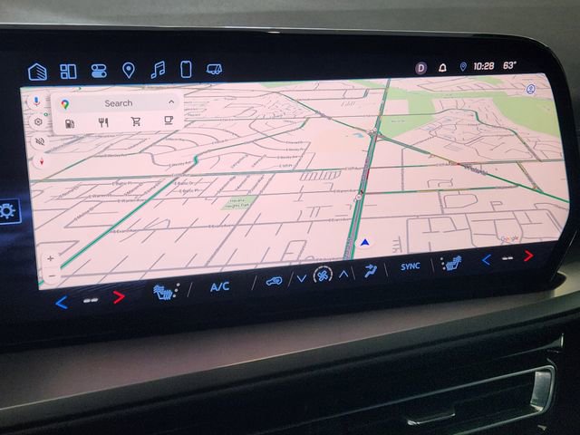 Used 2025 Chevrolet Traverse LT w/ Sun and Wheel Package image 23