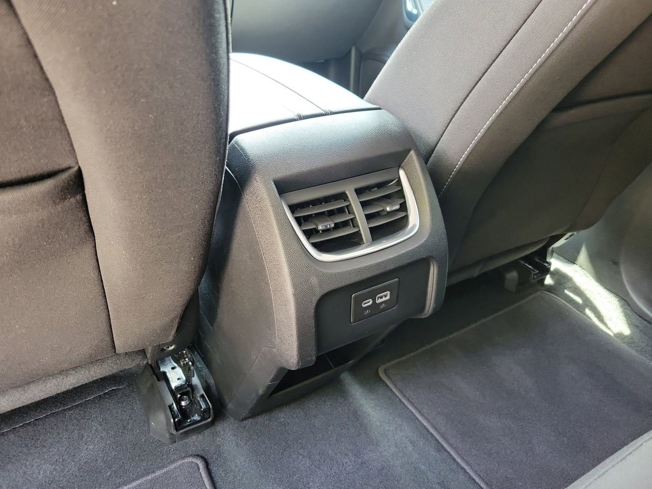 Used 2025 Chevrolet Blazer LT FWD image 10