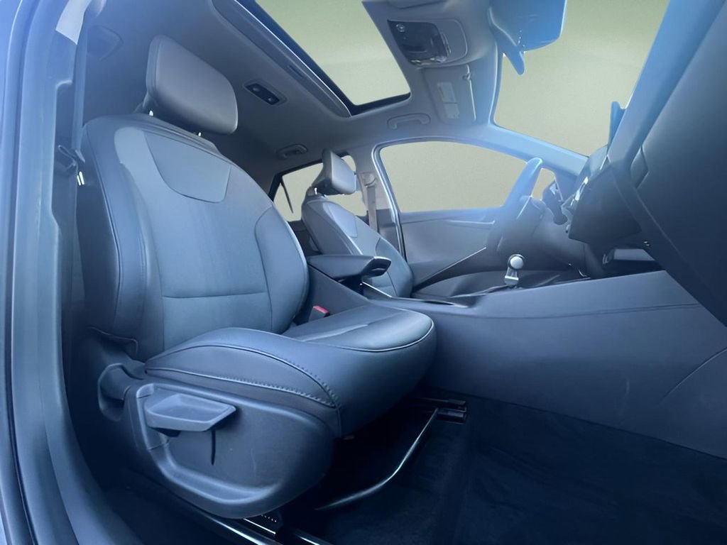 Used 2023 Kia Niro EX Touring image 21