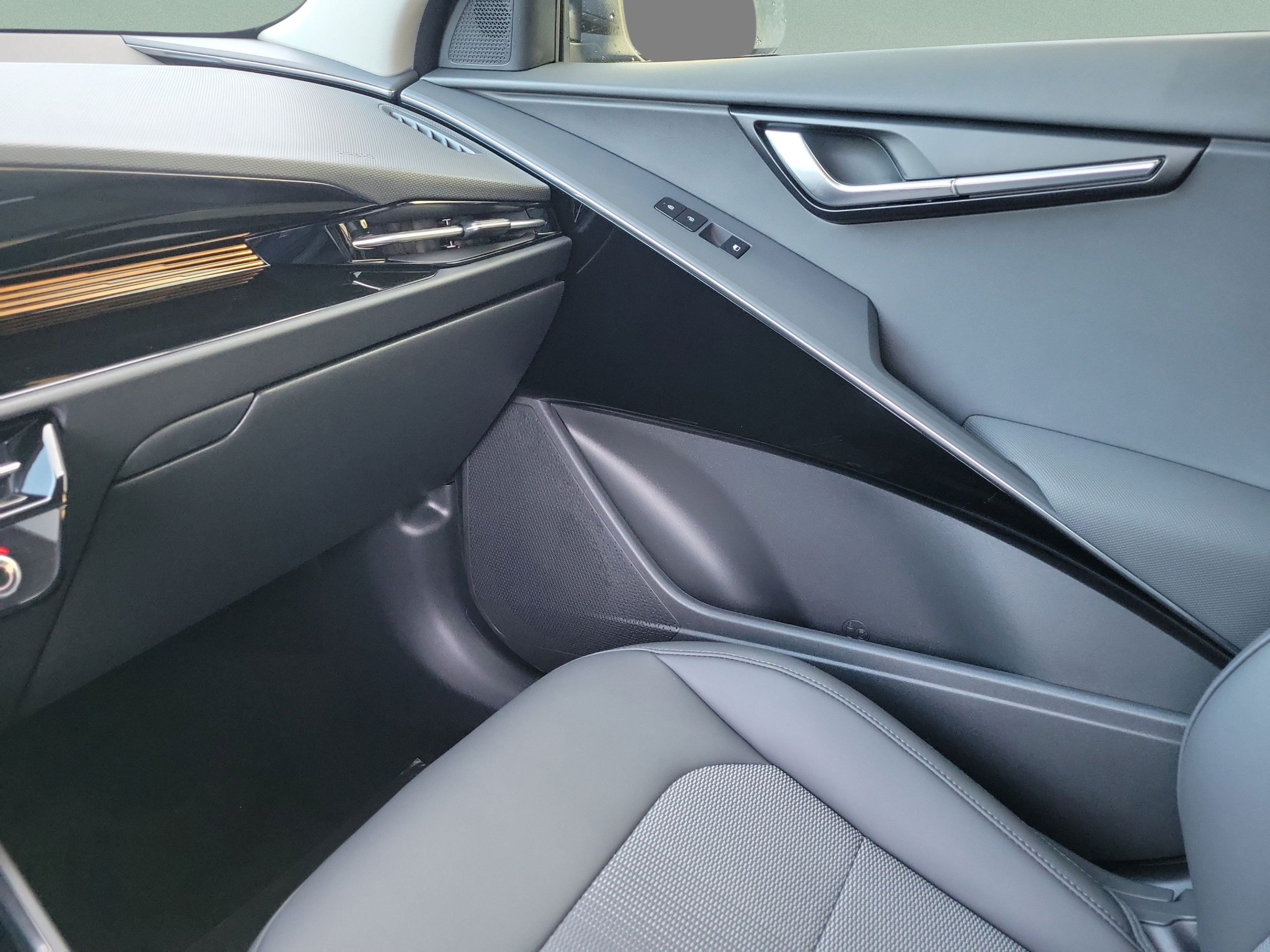 New 2026 Kia Niro EX FWD image 20