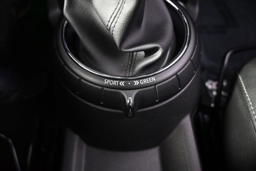 Used 2016 MINI Cooper 4-Door Hardtop image 30