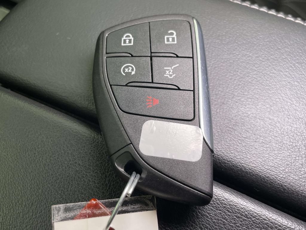 Used 2023 Buick Envision Avenir AWD/4WD image 40