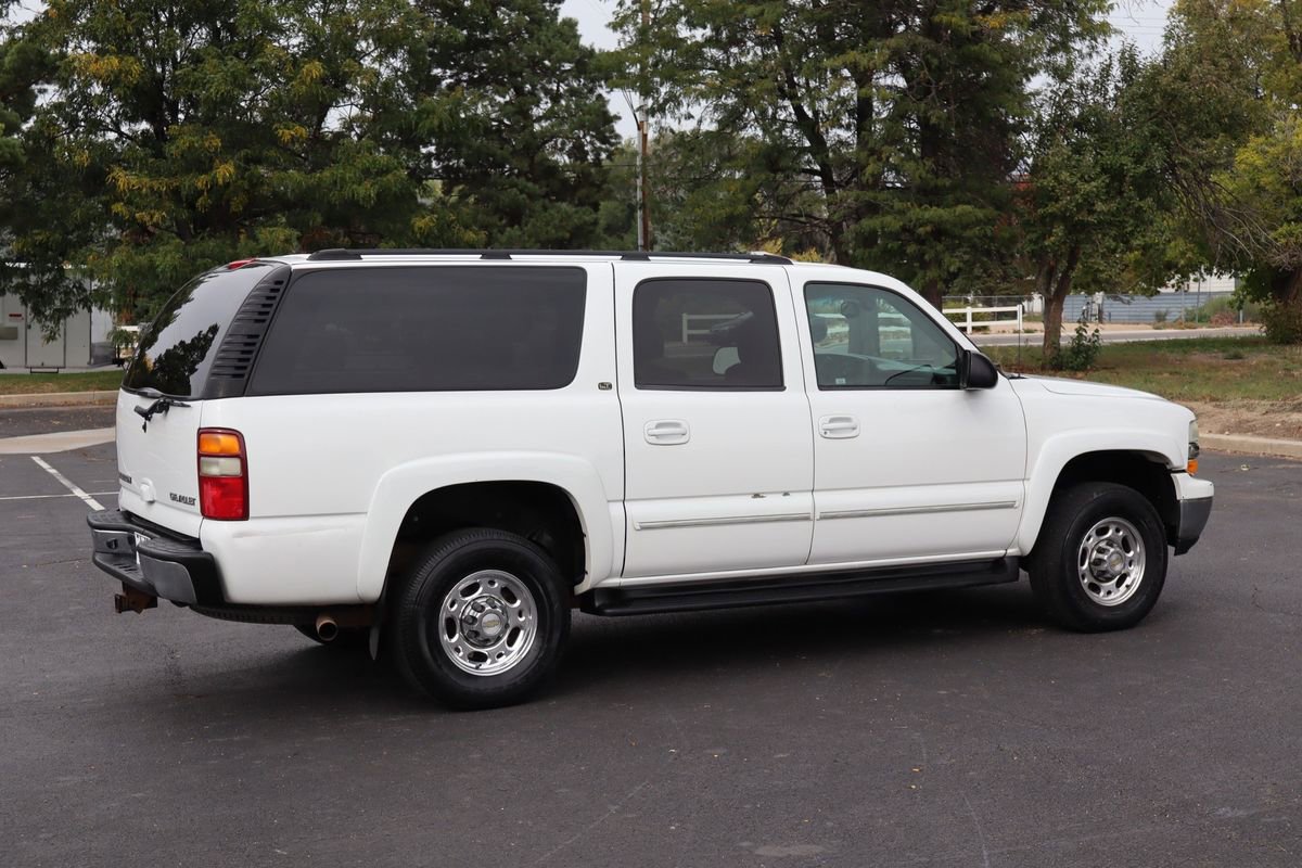 Used 2003 Chevrolet Suburban 2500 LT w/ LT Preferred Equipment Group image 5