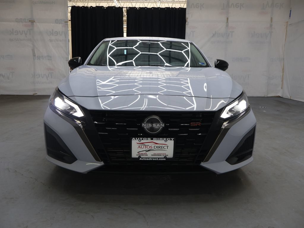 Used 2023 Nissan Altima 2.0 SR FWD image 2