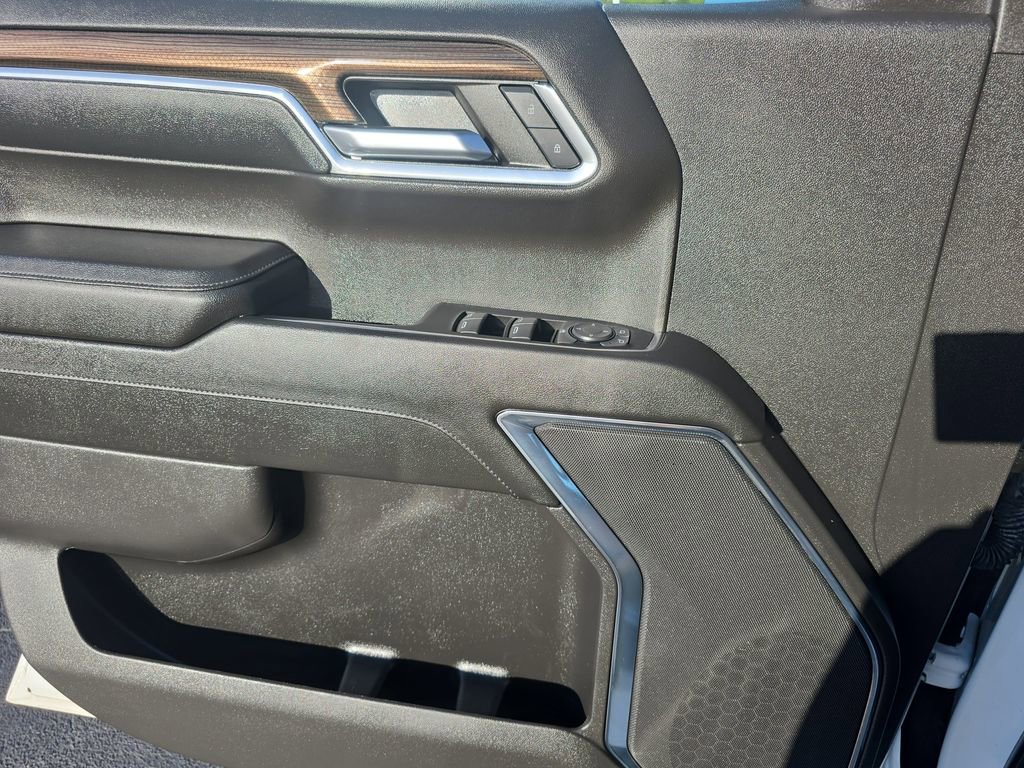 Used 2024 Chevrolet Silverado 1500 LT image 28