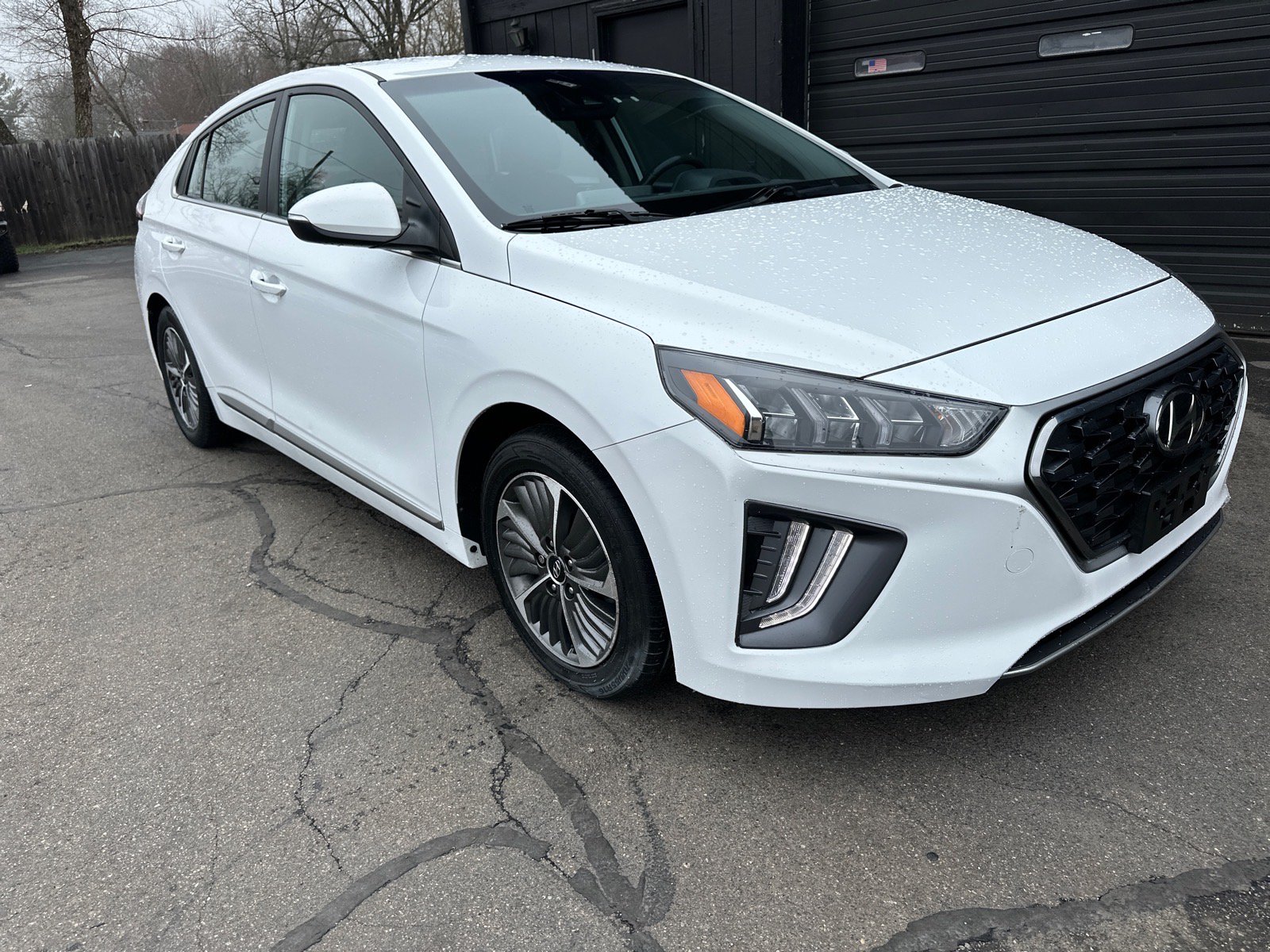Used 2021 Hyundai Ioniq SEL FWD image 1