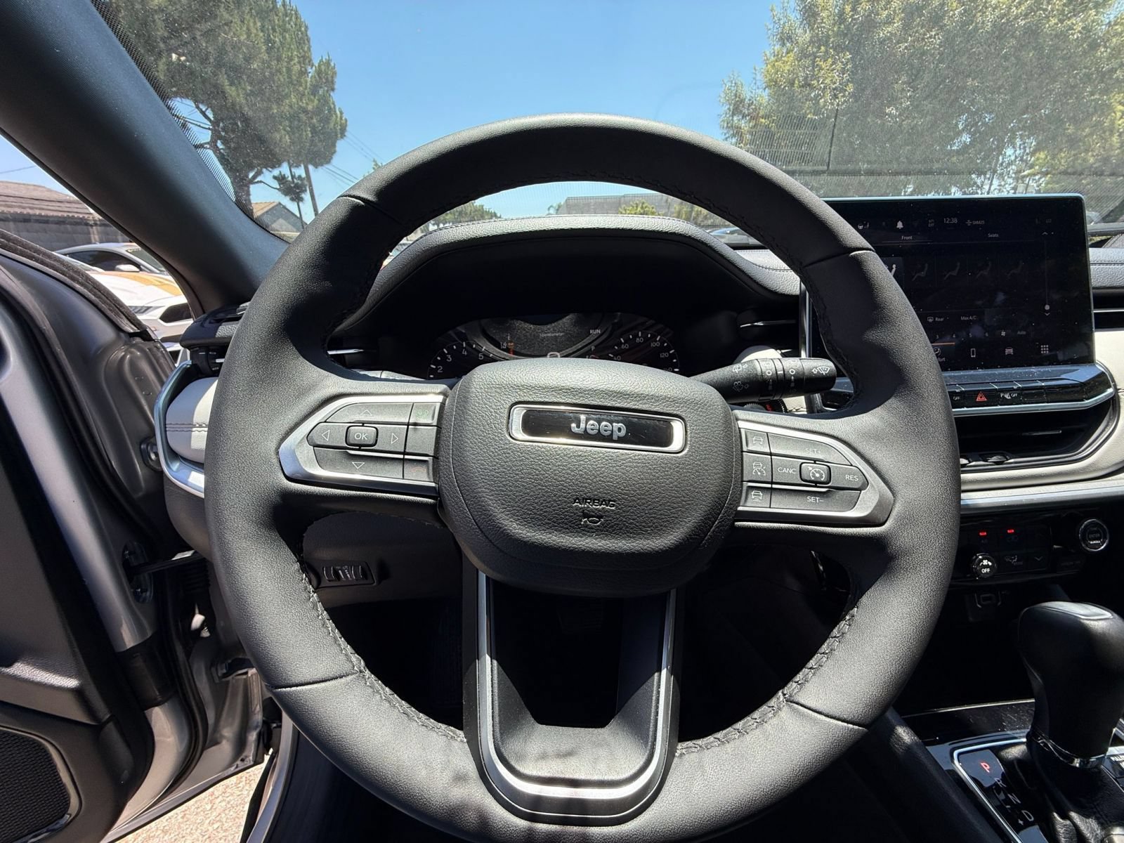 Used 2025 Jeep Compass Limited AWD/4WD image 25