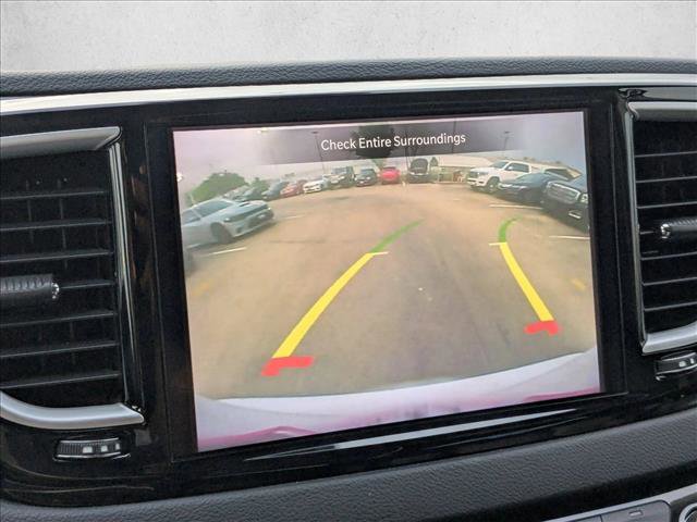 Used 2022 Chrysler Pacifica Touring-L image 11