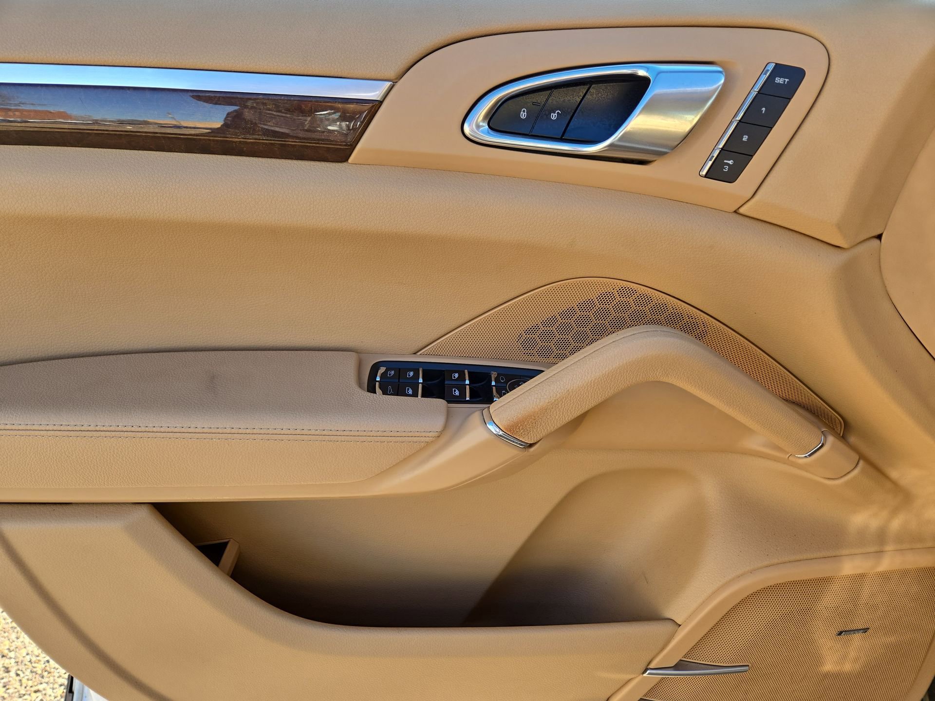 Used 2014 Porsche Cayenne image 15