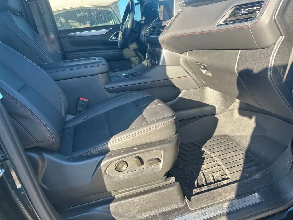 Used 2024 Chevrolet Tahoe RST w/ Luxury Package AWD/4WD image 3