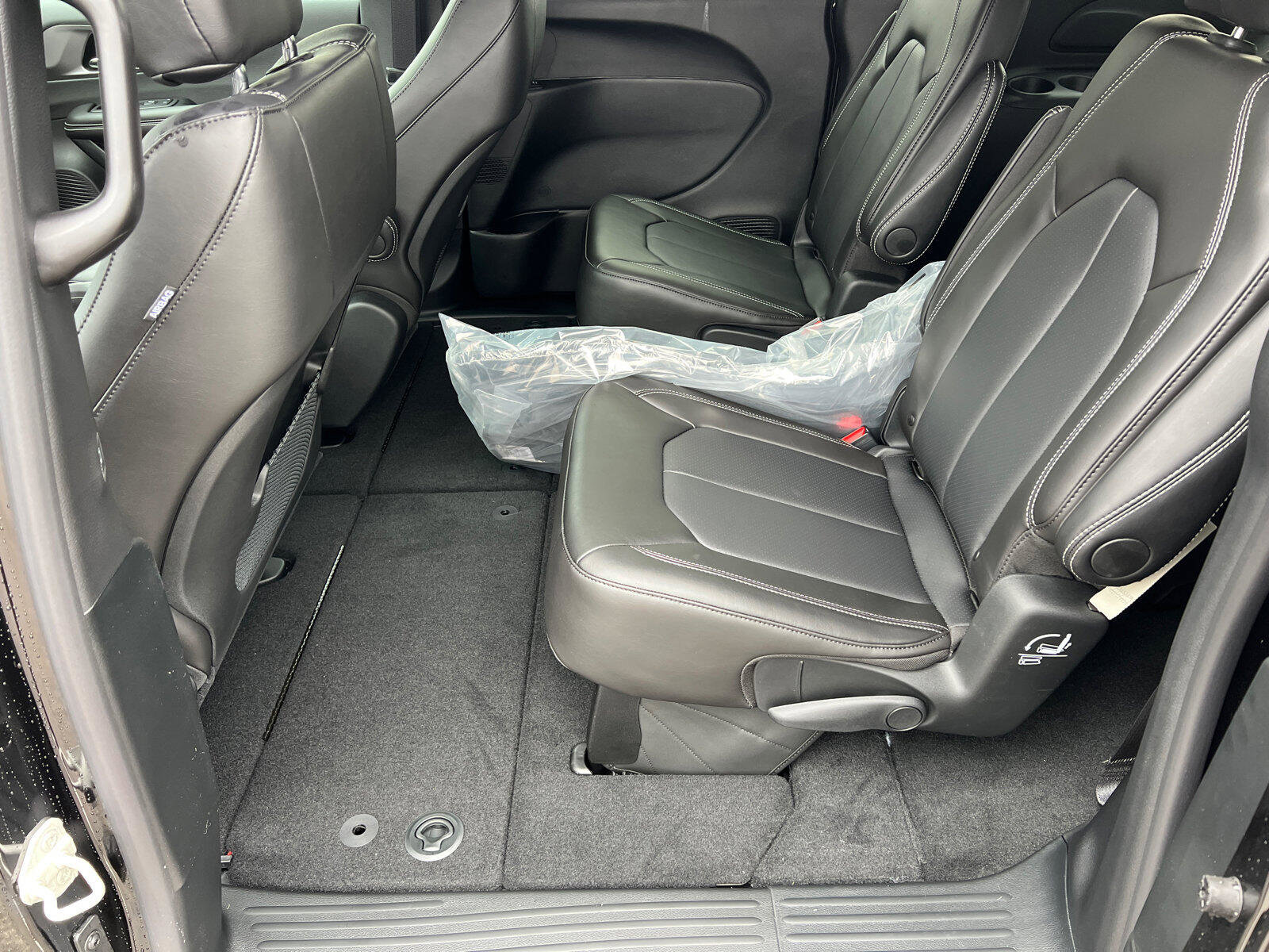 New 2026 Chrysler Voyager LX image 27