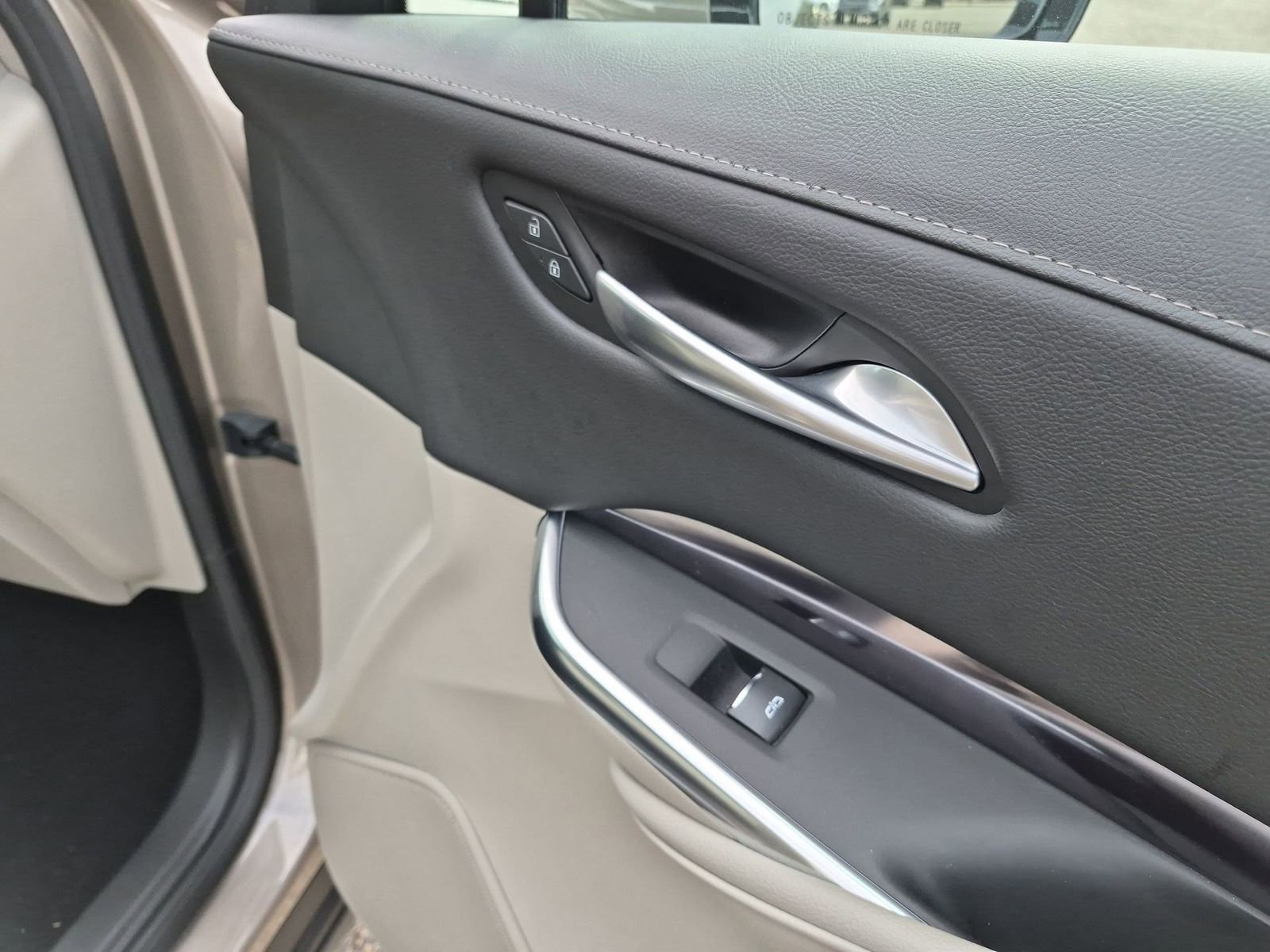 Certified 2023 Cadillac XT4 Luxury w/ Cold Weather Package FWD image 28