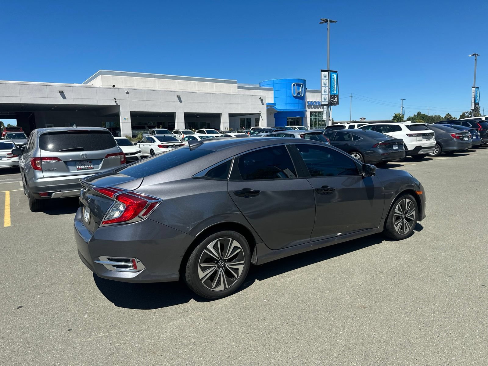 Used 2017 Honda Civic EX-T image 4