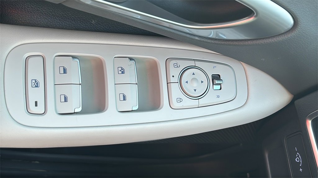 Certified 2025 Hyundai Sonata SE image 17