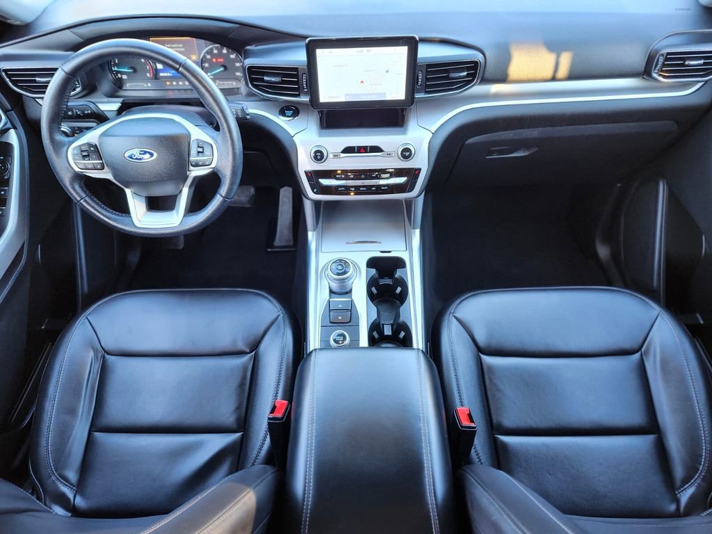 Certified 2022 Ford Explorer XLT w/ Equipment Group 202A image 11