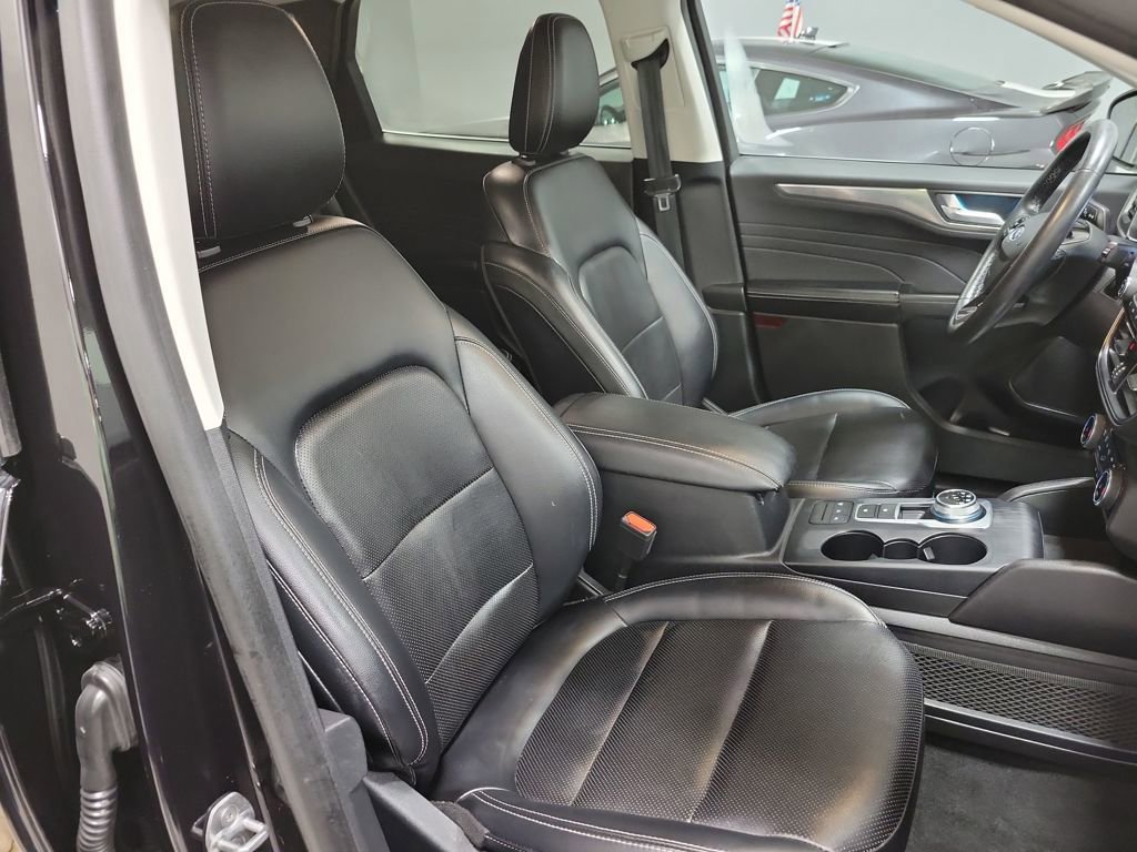 Used 2022 Ford Escape Titanium image 24