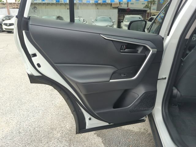 Used 2025 Toyota RAV4 LE AWD/4WD image 26