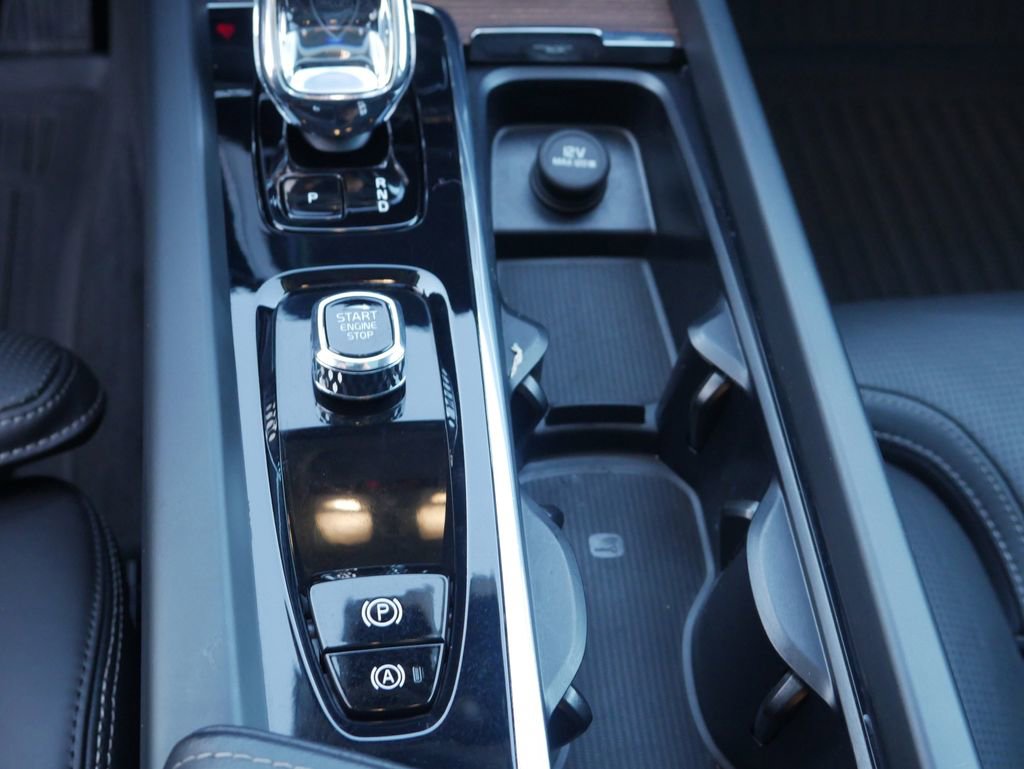 Used 2023 Volvo XC60 T8 Ultimate w/ Climate Package image 53