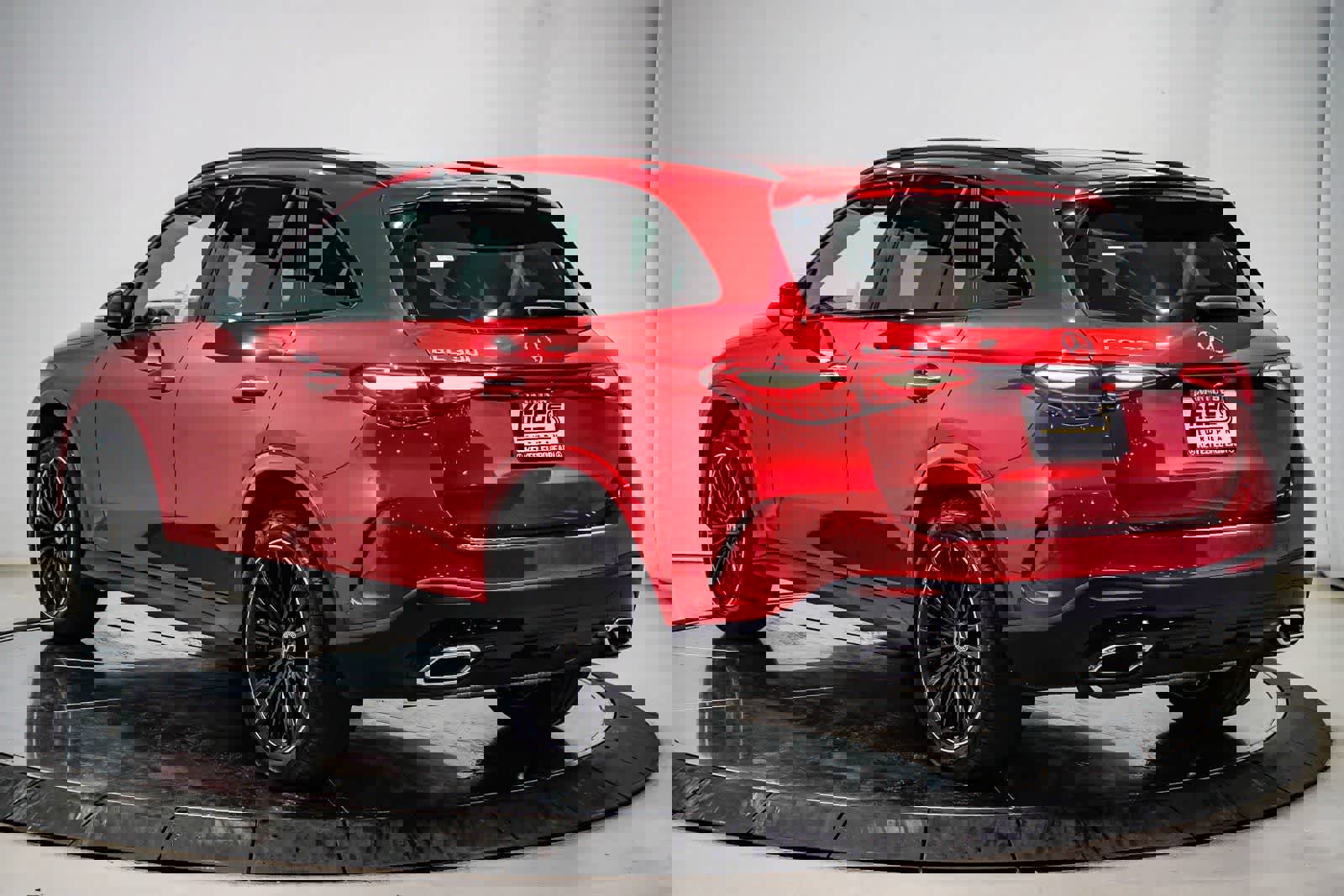 Used 2026 Mercedes-Benz GLC 300 image 2