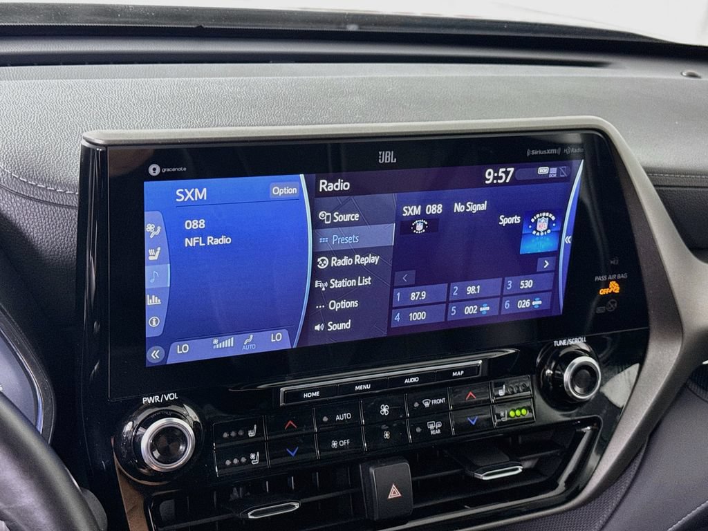 Certified 2021 Toyota Highlander Limited AWD/4WD image 8
