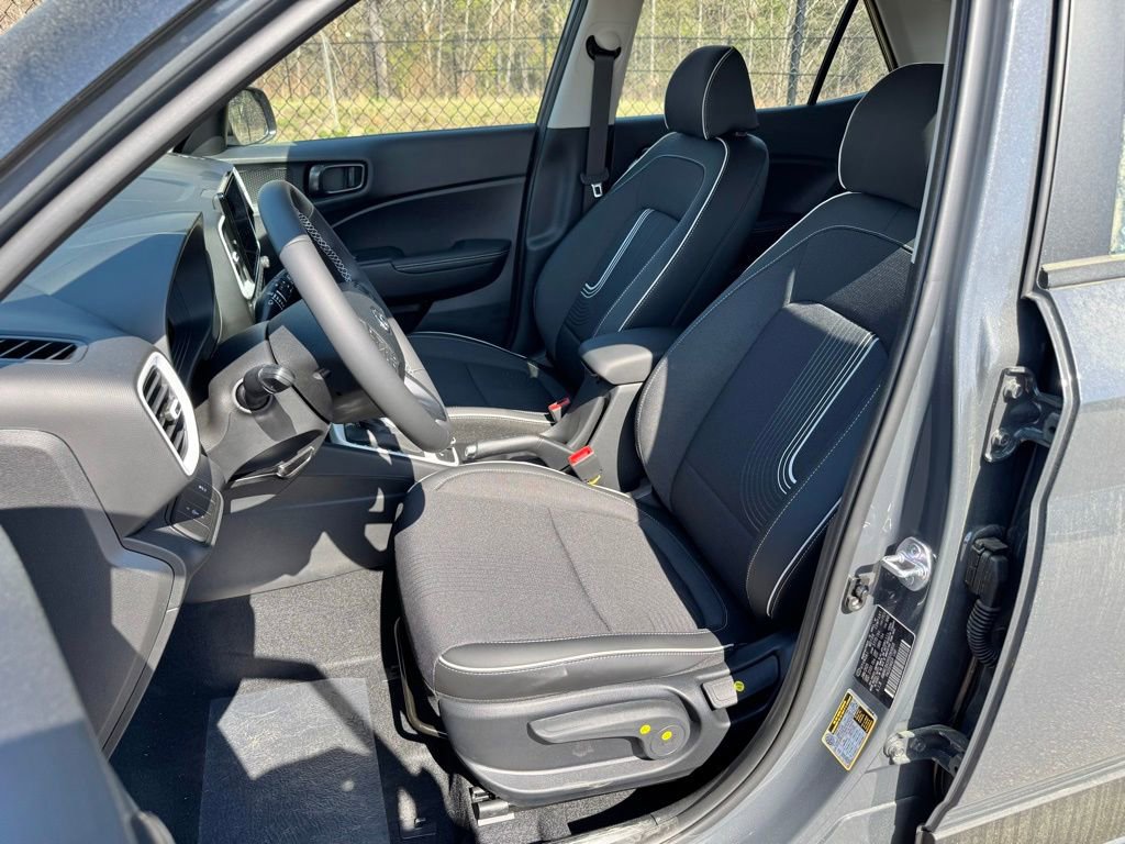 Certified 2025 Hyundai Venue Limited image 15