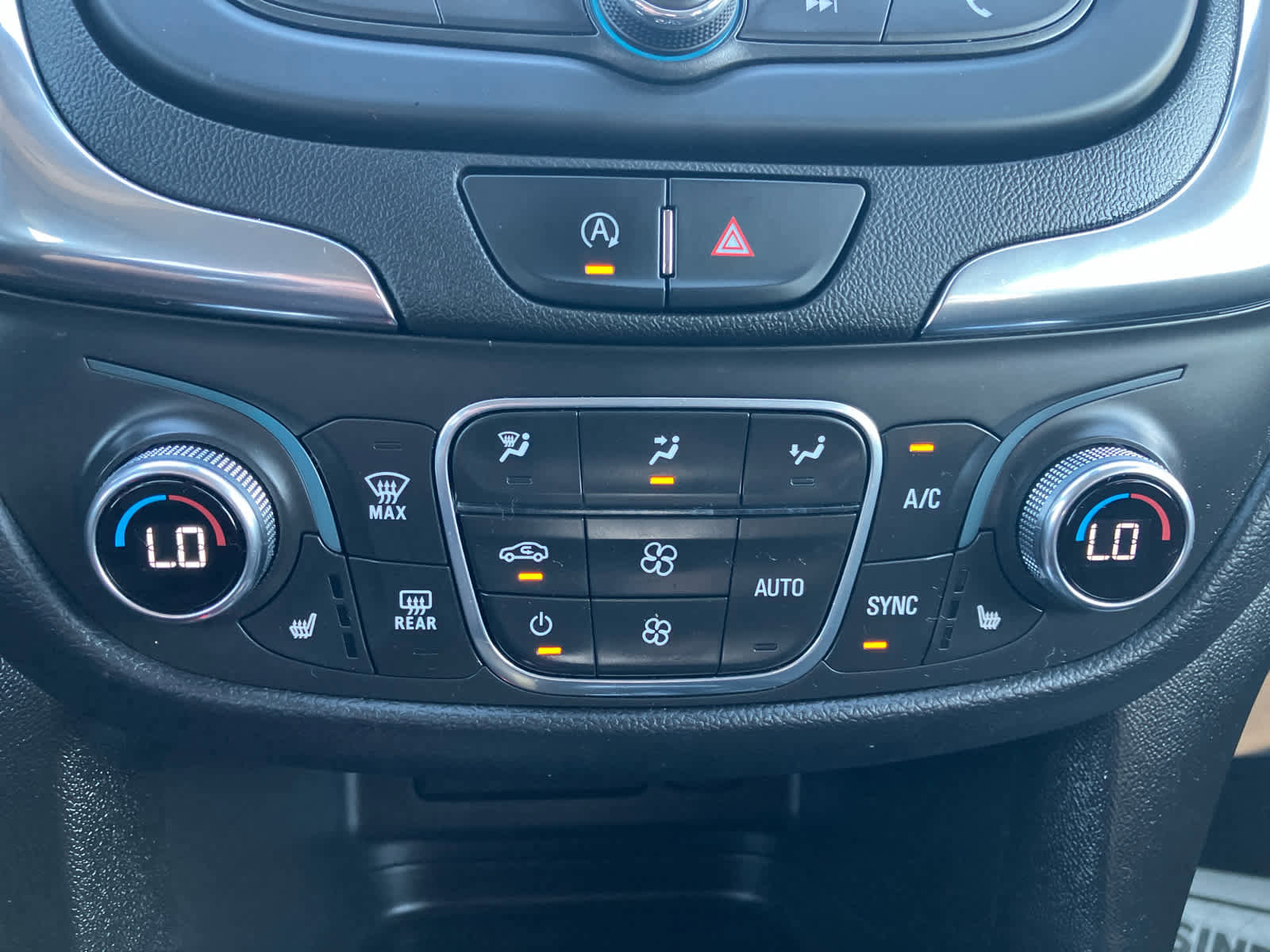 Used 2022 Chevrolet Equinox LT image 24