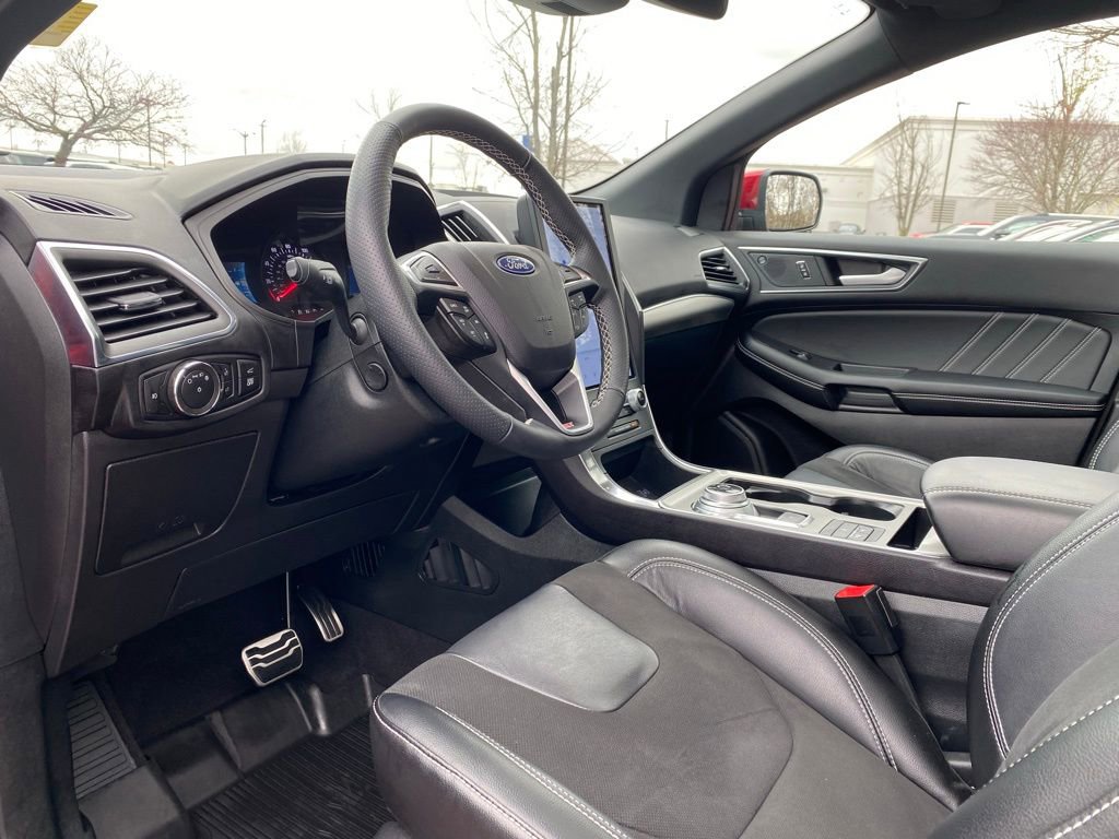 Used 2024 Ford Edge ST w/ Equipment Group 401A AWD/4WD image 9