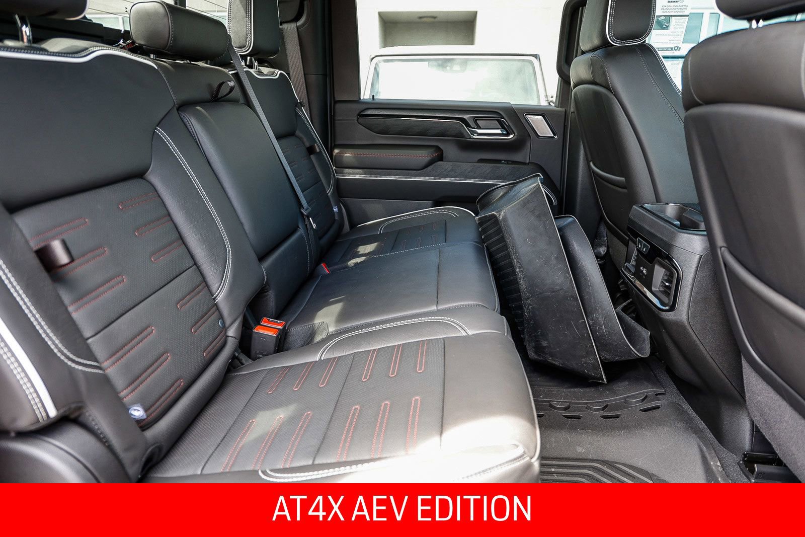 Used 2025 GMC Sierra 2500 AT4X w/ AT4X AEV Edition AWD/4WD image 18