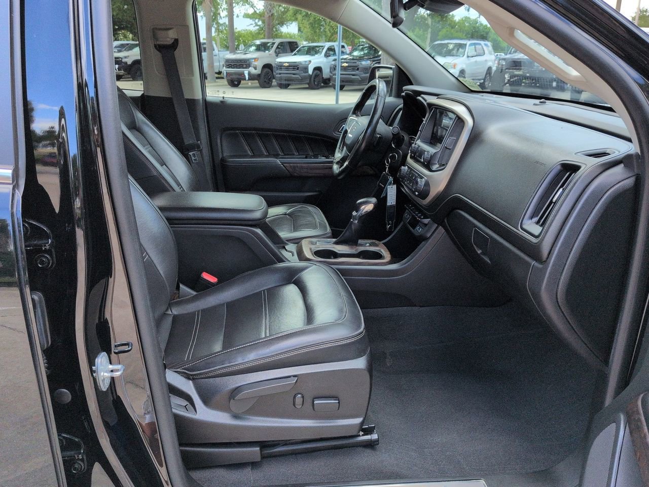 Used 2022 GMC Canyon Denali w/ Denali Black Edition Package AWD/4WD image 26