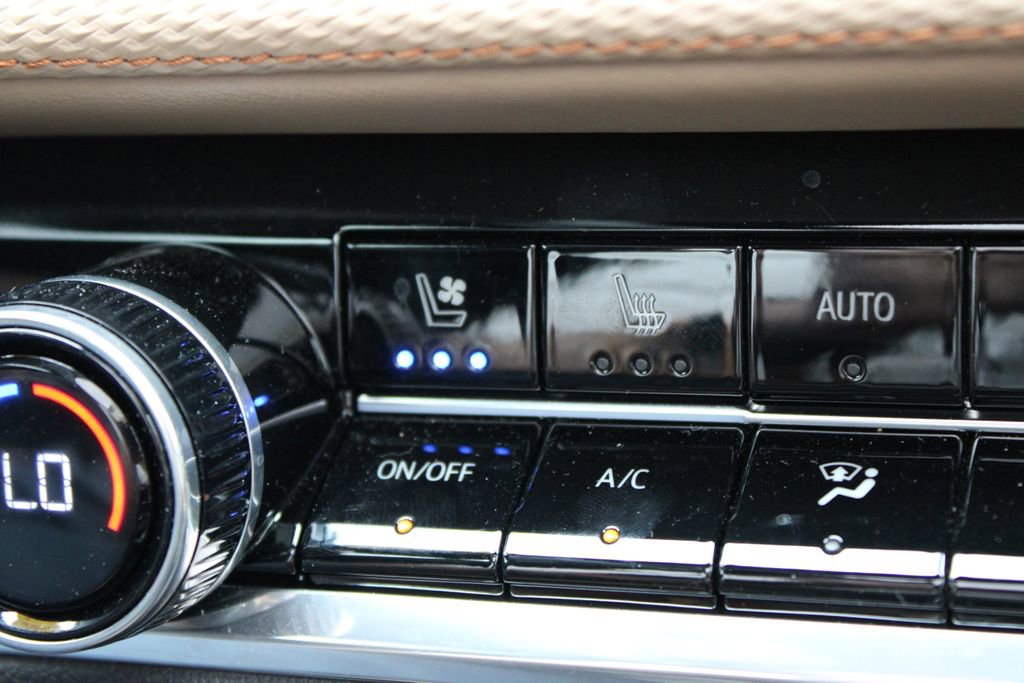 Used 2025 Chevrolet Equinox ACTIV w/ Safety and Technology Package image 48