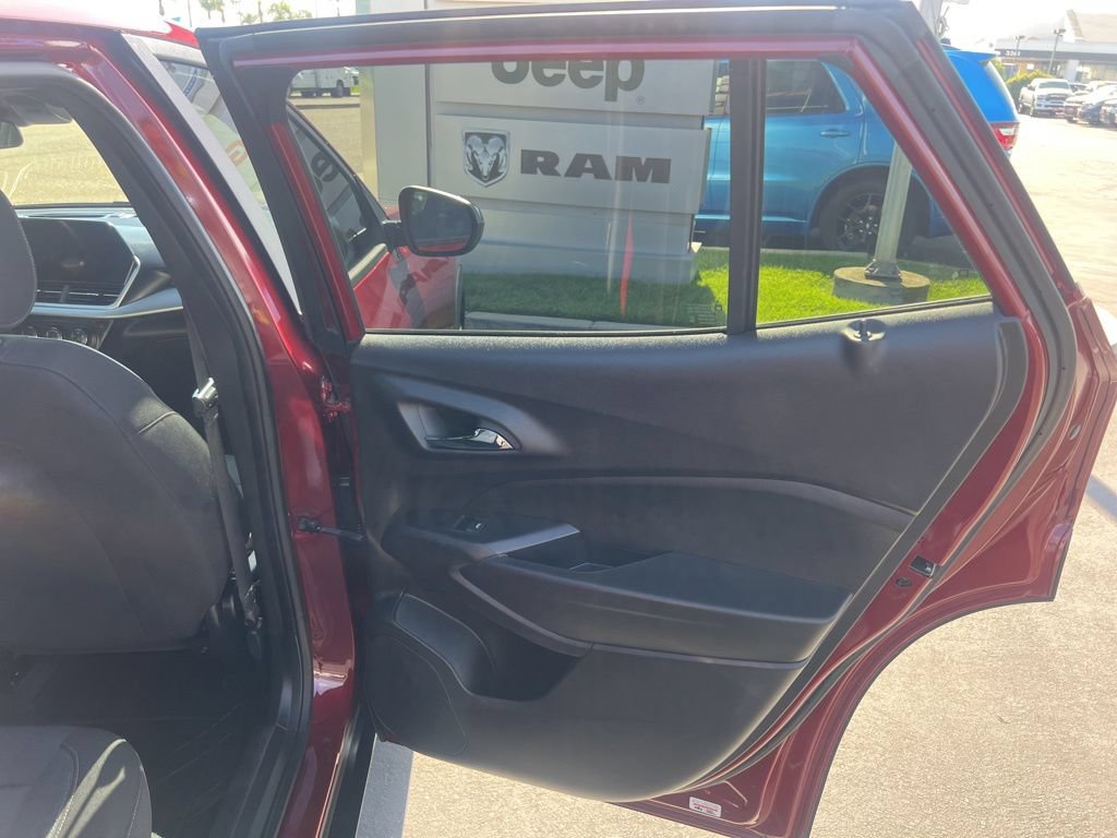 Used 2024 Chevrolet Trax RS w/ Driver Confidence Package FWD image 43