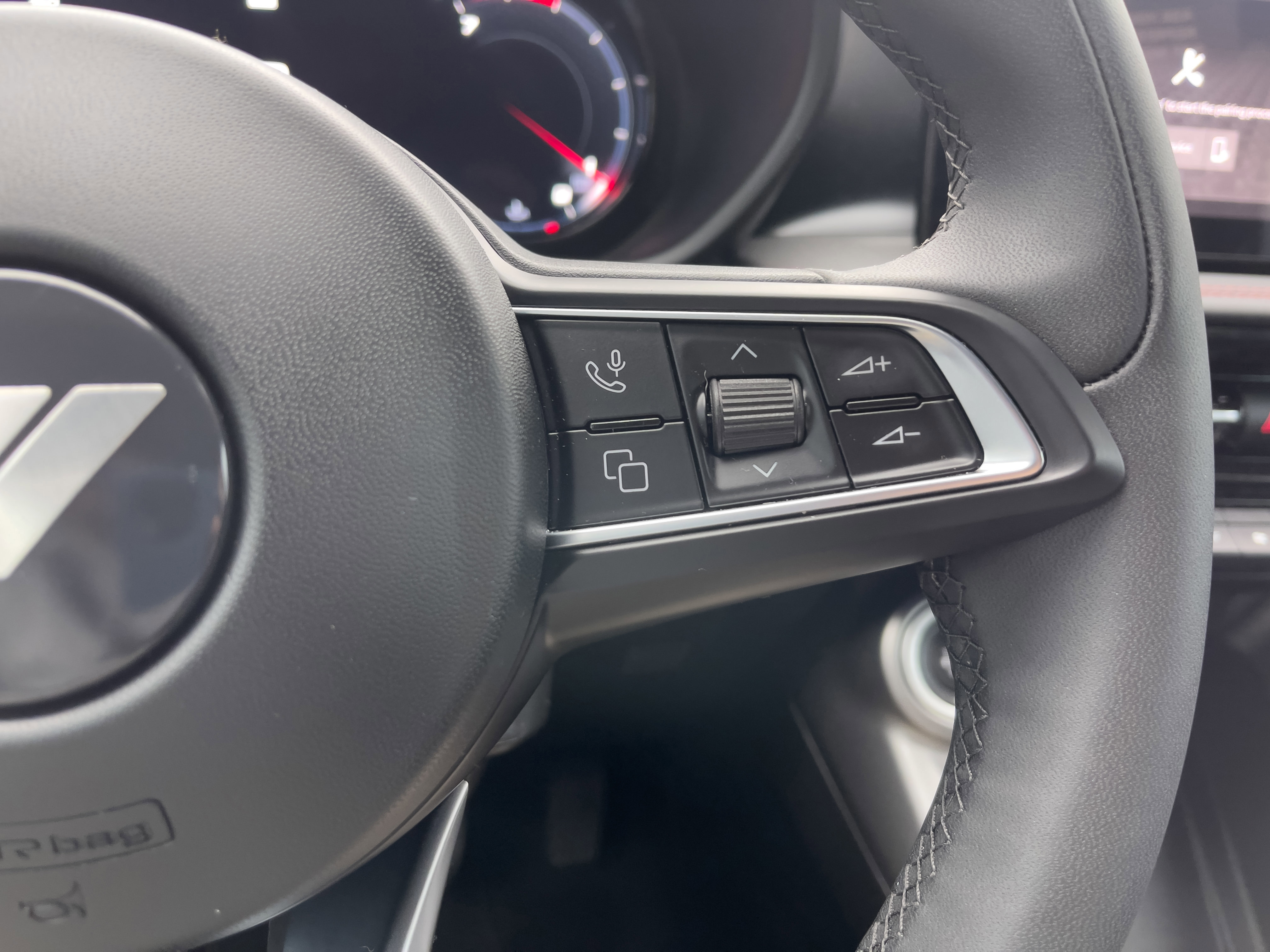 Used 2024 Dodge Hornet GT w/ GT Blacktop Package image 28