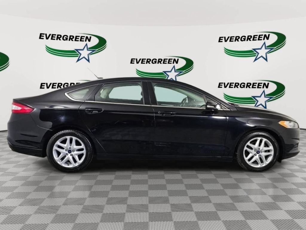 Used 2016 Ford Fusion SE FWD image 6