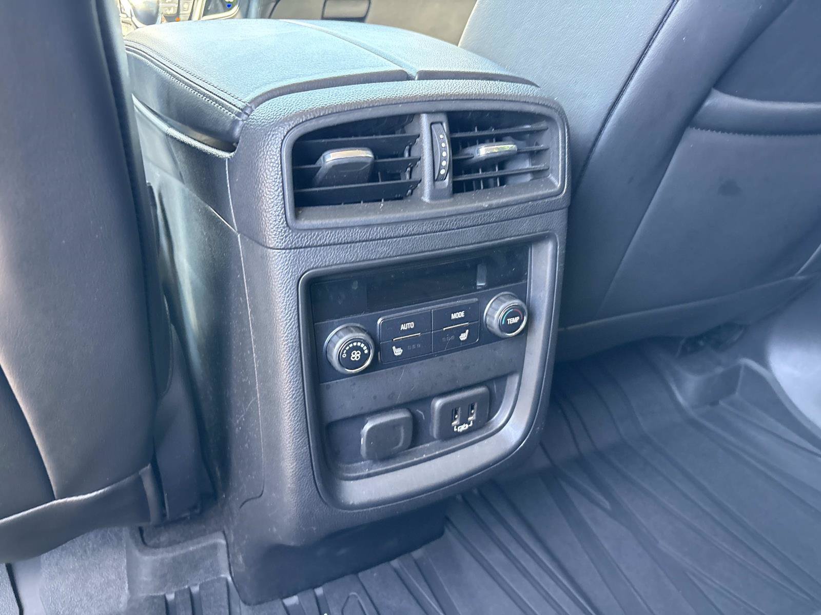 Used 2020 Buick Envision Essence w/ Experience Buick Package FWD image 28