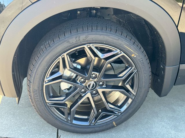 New 2027 Nissan Kicks SR w/ Cold Weather Package FWD image 5