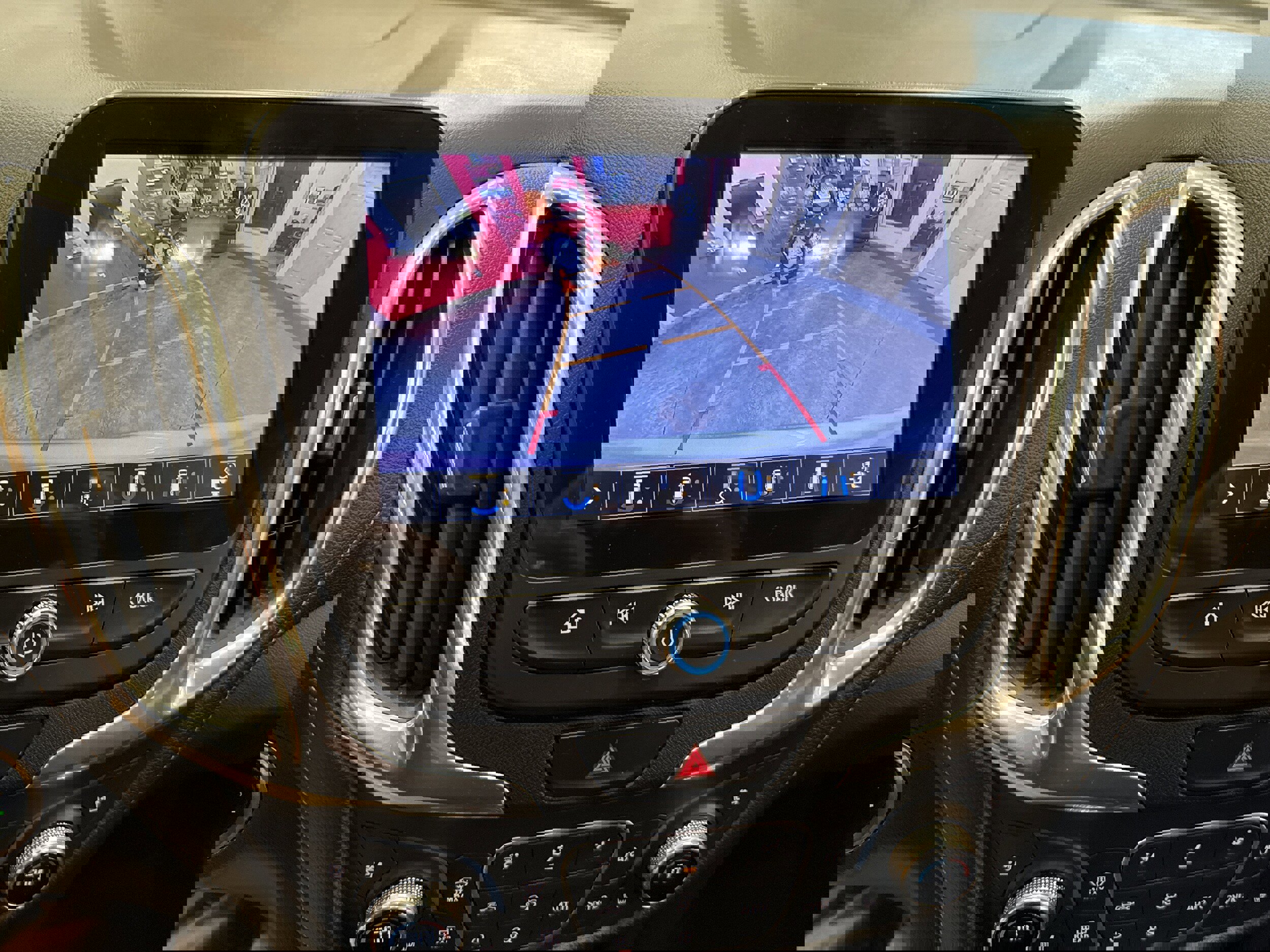 Used 2020 Chevrolet Equinox Premier image 38