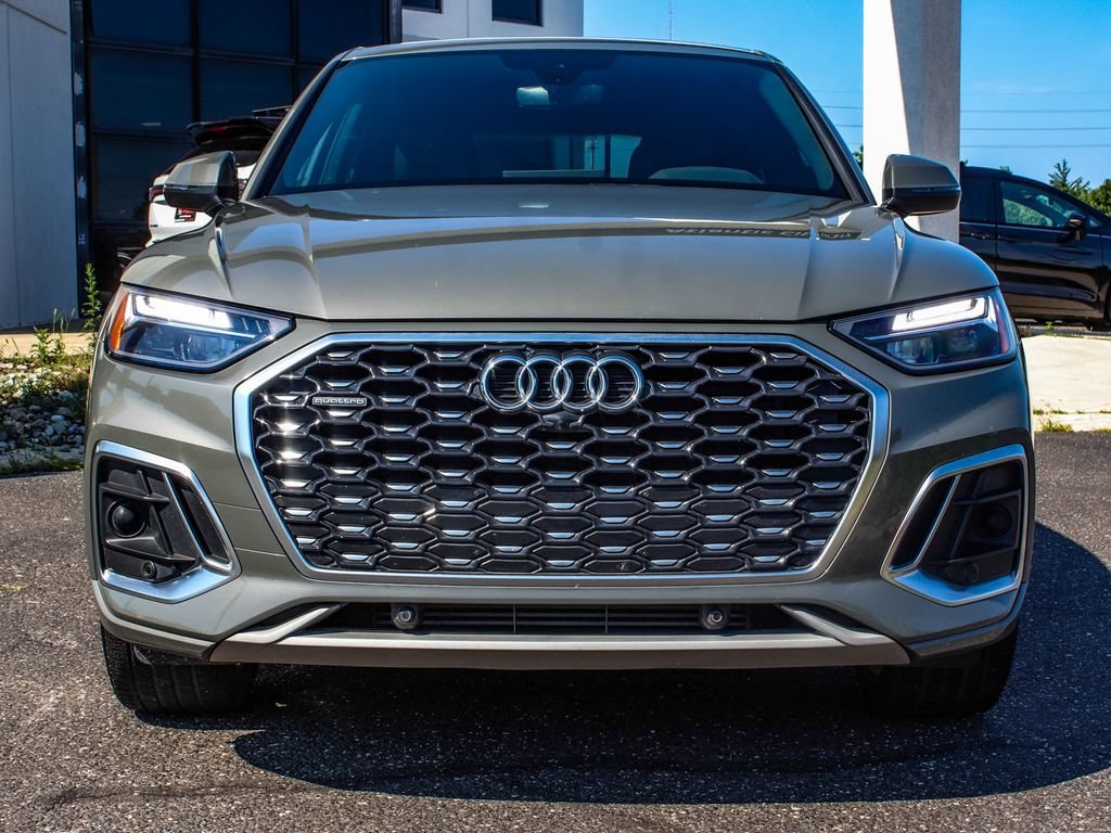 Used 2023 Audi Q5 2.0T Premium w/ Convenience Package AWD/4WD image 2