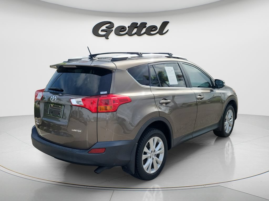 Used 2015 Toyota RAV4 Limited w/ Technology Package FWD image 5