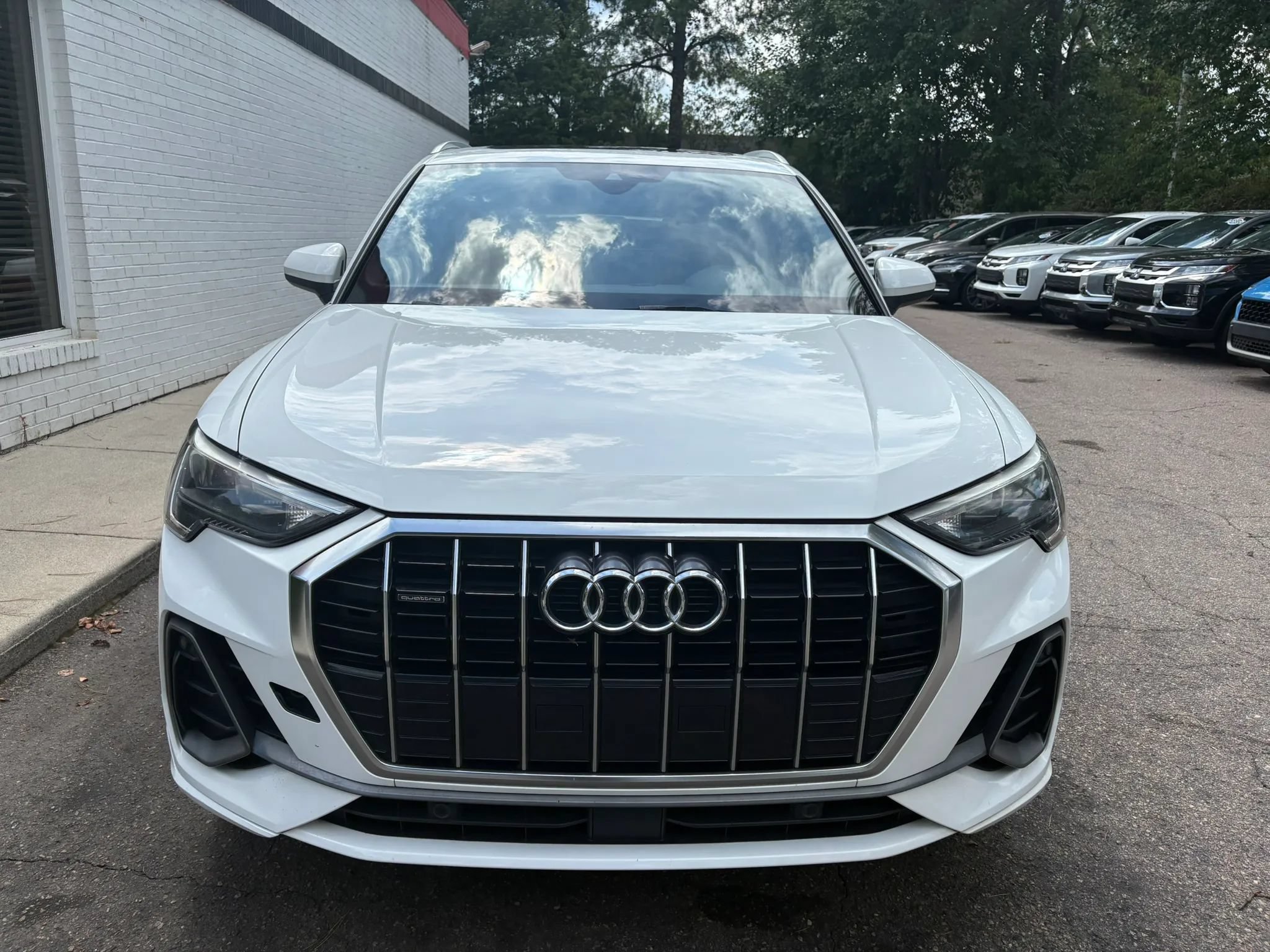 Used 2020 Audi Q3 2.0T Premium w/ Convenience Package AWD/4WD image 3