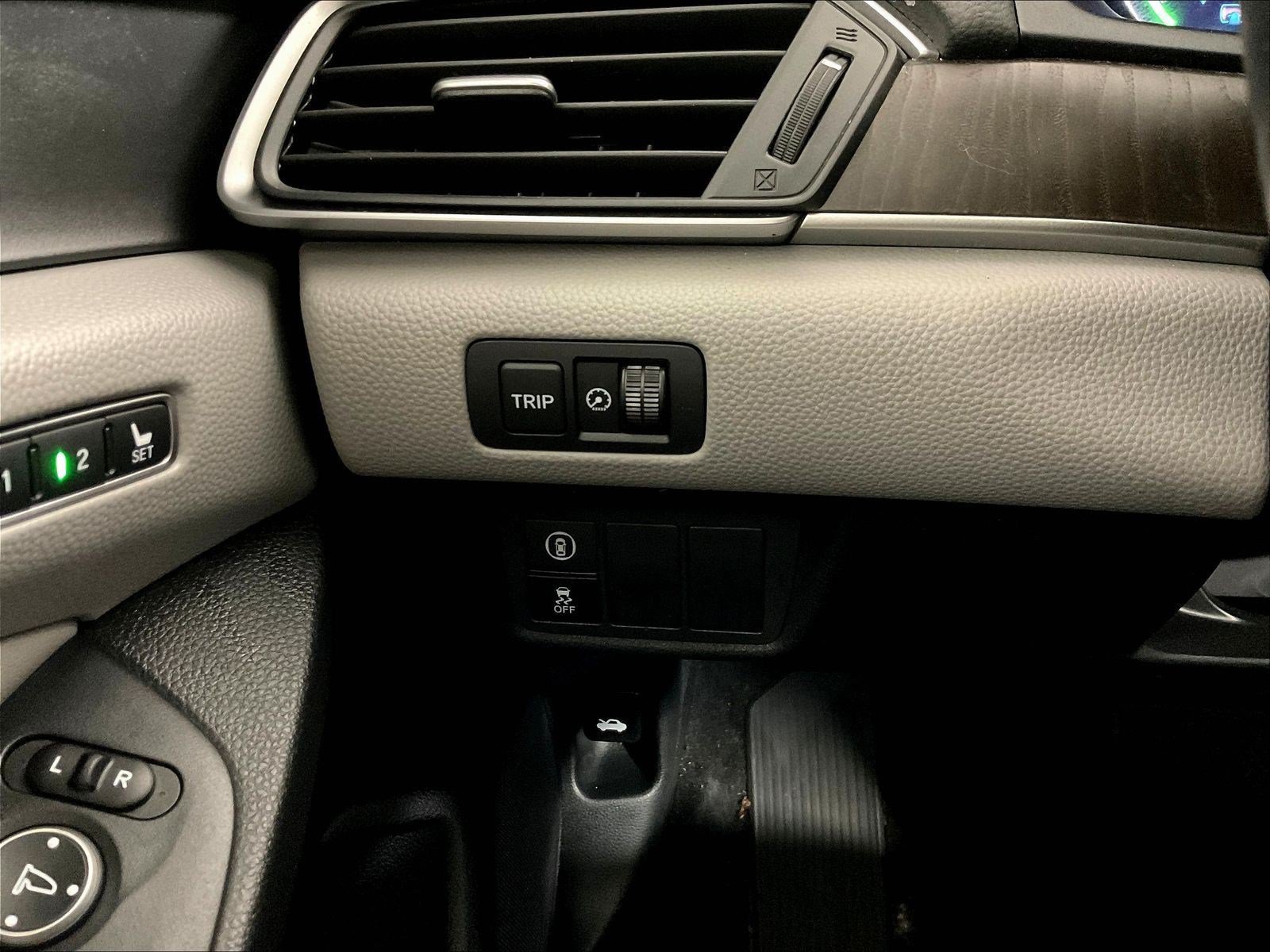 Used 2018 Honda Accord EX-L image 15