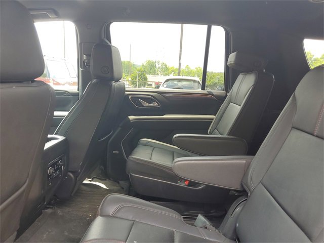 Used 2023 Chevrolet Suburban RST w/ Luxury Package image 11