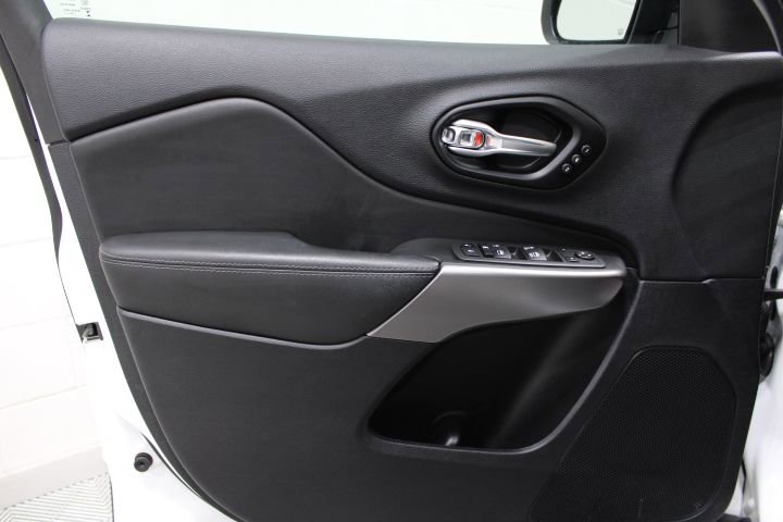 Used 2022 Jeep Cherokee Limited image 19