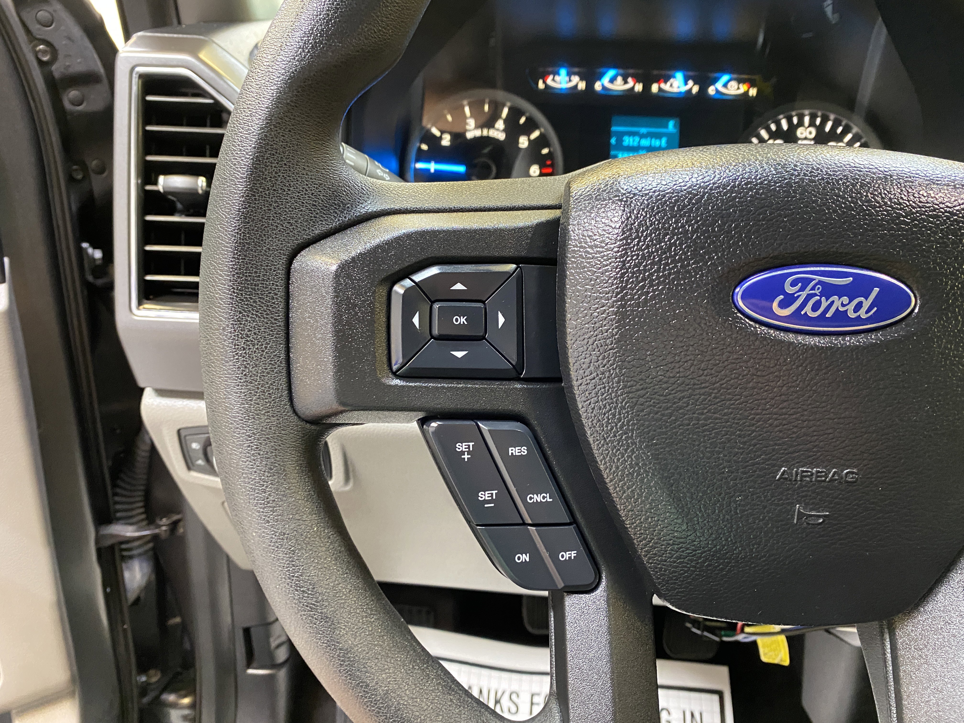Used 2017 Ford F150 XLT image 31