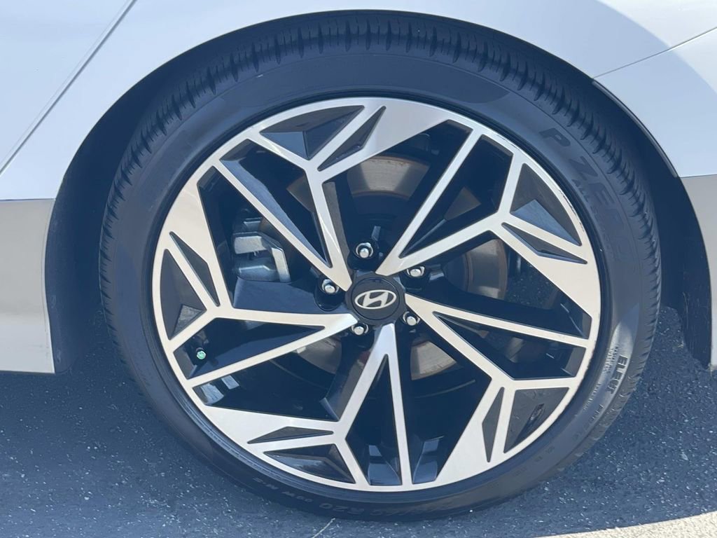 Used 2025 Hyundai Ioniq 6 SEL image 6