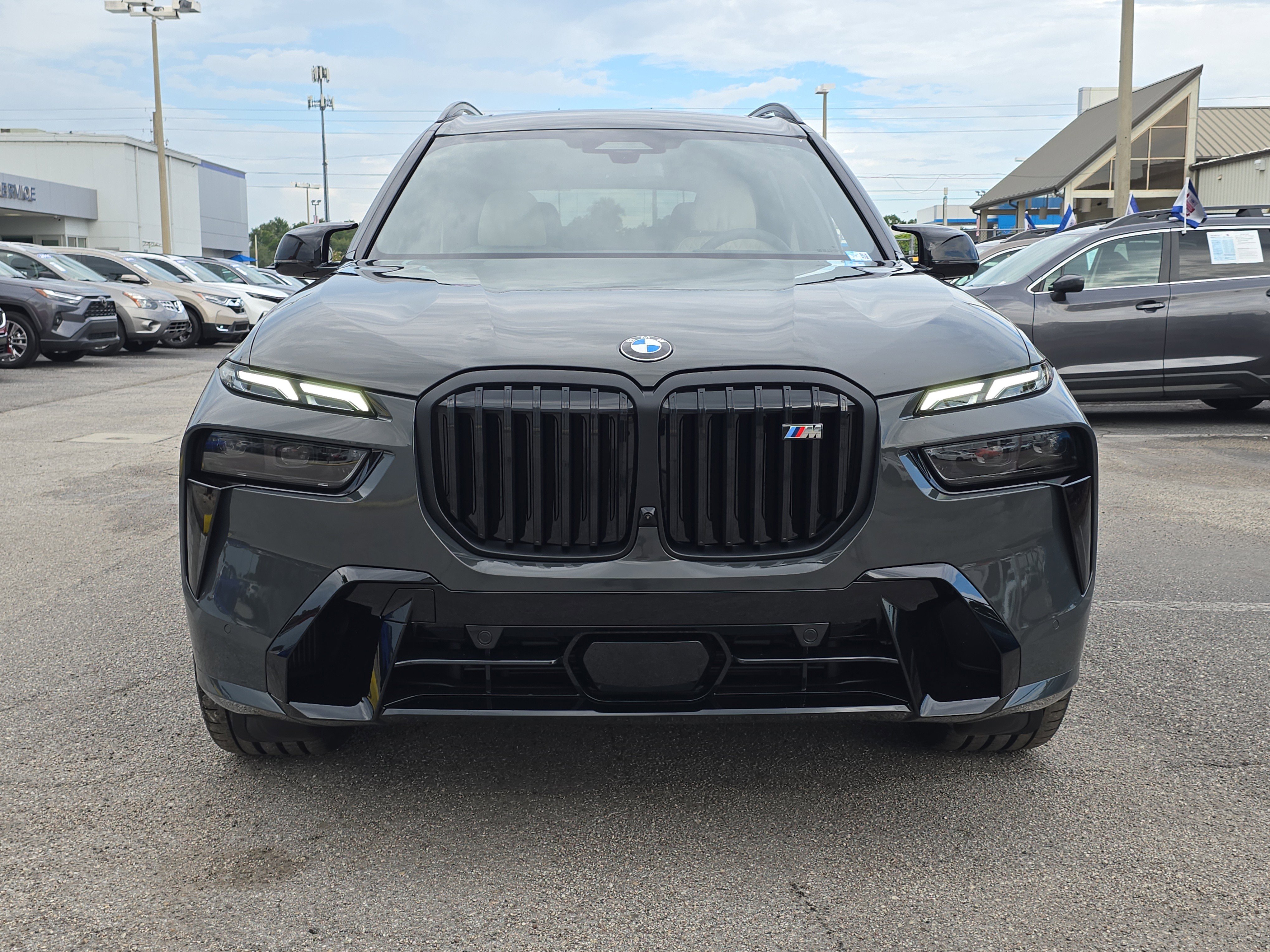 New 2026 BMW X7 M60i image 3