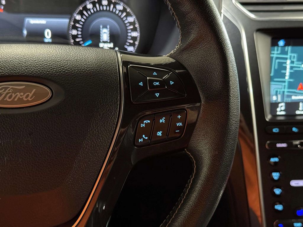 Used 2018 Ford Explorer Platinum AWD/4WD image 10