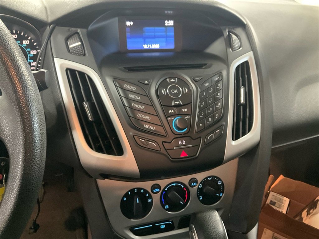 Used 2014 Ford Focus SE w/ SE Winter Package image 30