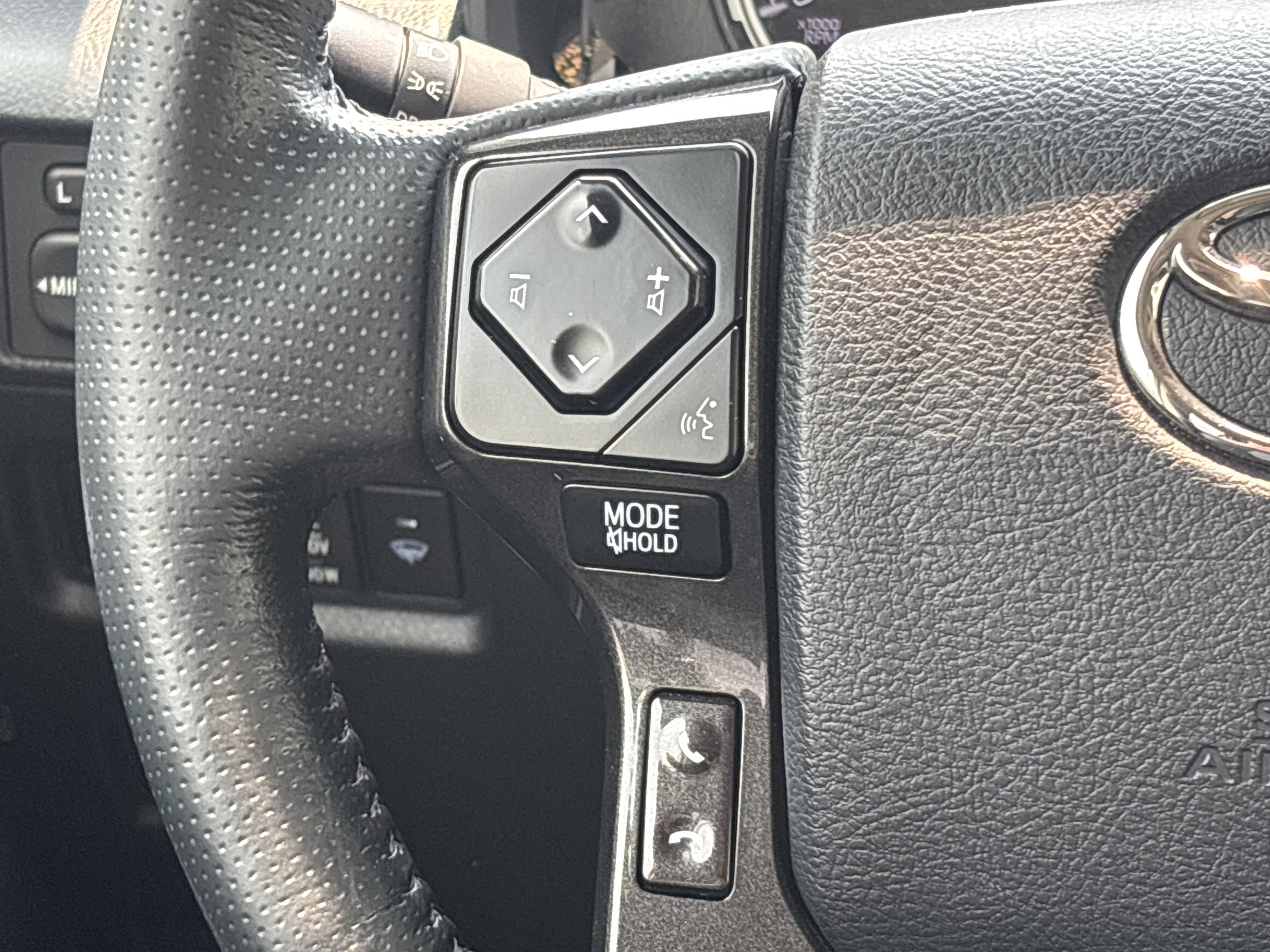Used 2024 Toyota 4Runner TRD Off-Road Premium w/ Off Road Premium Plus Package AWD/4WD image 8