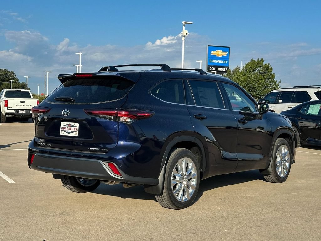 Used 2026 Toyota Highlander Limited AWD/4WD image 4
