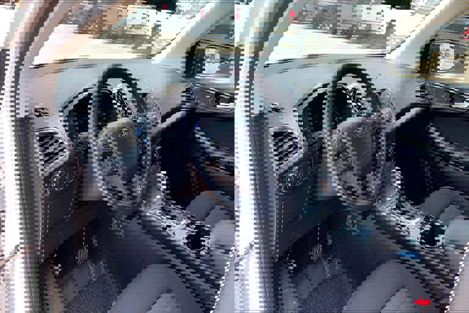 Used 2018 Ford Edge SE FWD image 17